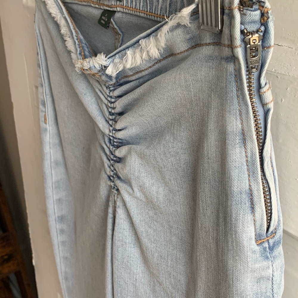 Light Blue Ruched Denim Jeans - Picture 3 of 6